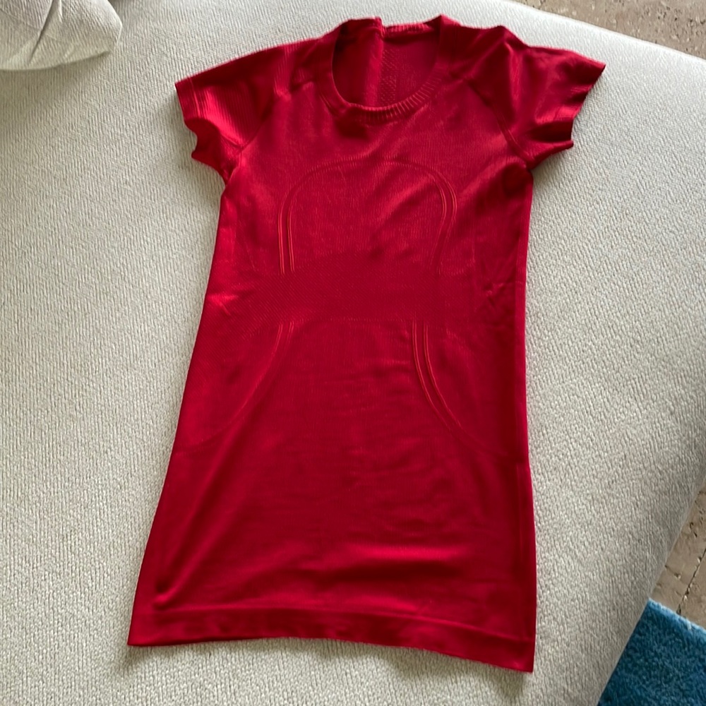 Lululemon swiftly tee